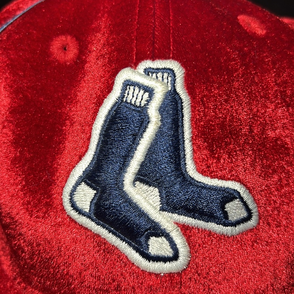 Vintage Boston Red Sox MLB red velvet American Needle Red fitted ball-cap size 7 - Picture 6 of 15